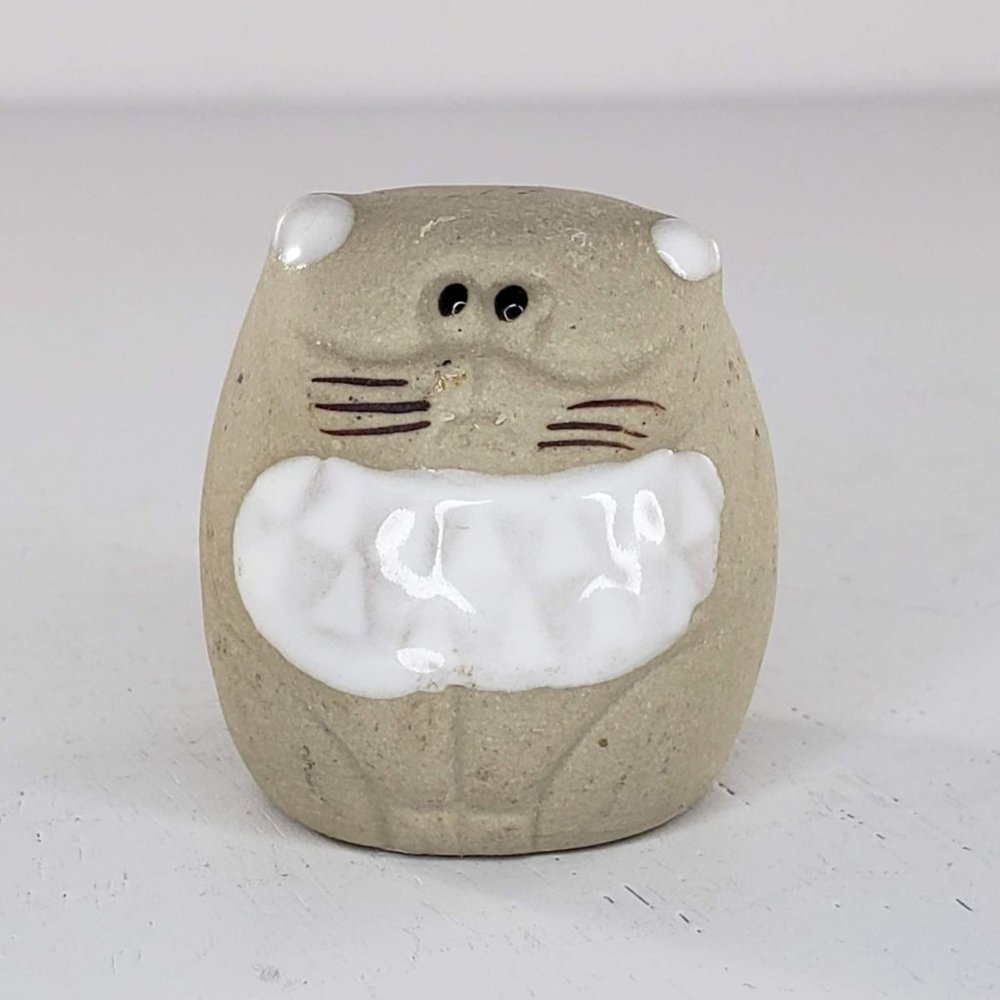 Vintage World Bazaar Fat Cat Miniature Figurine Round